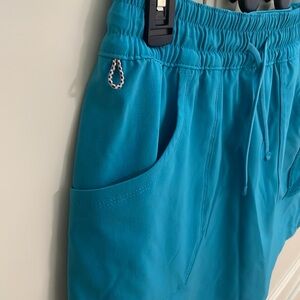 Columbia PFG Women’s Skort Size XS with Front Drawstring Color Teal